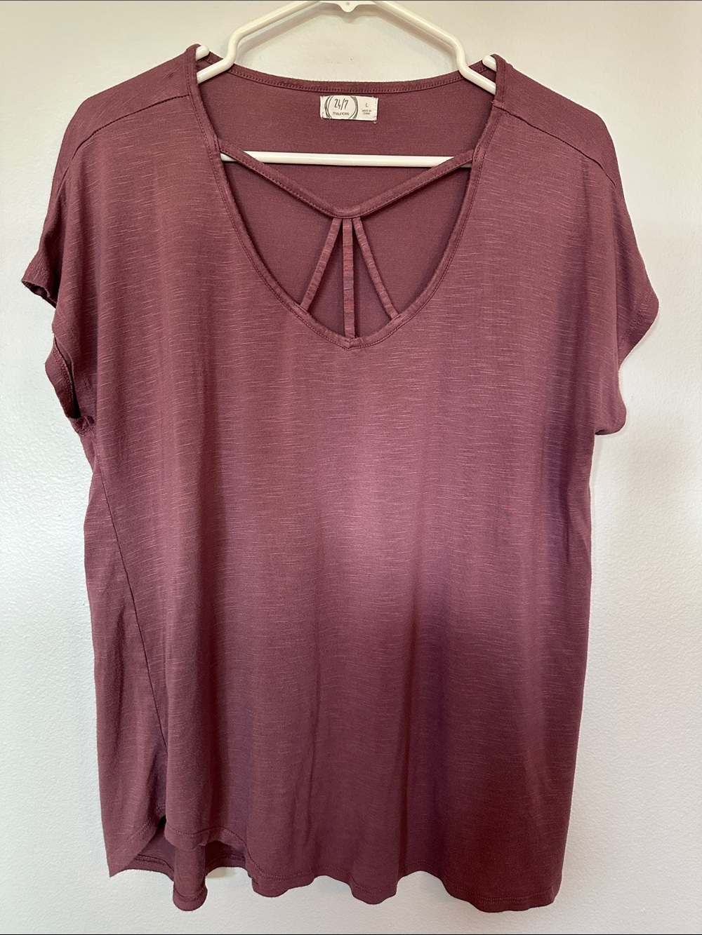 Maurices Mauve Strappy V-Neck Short Sleeve Tee